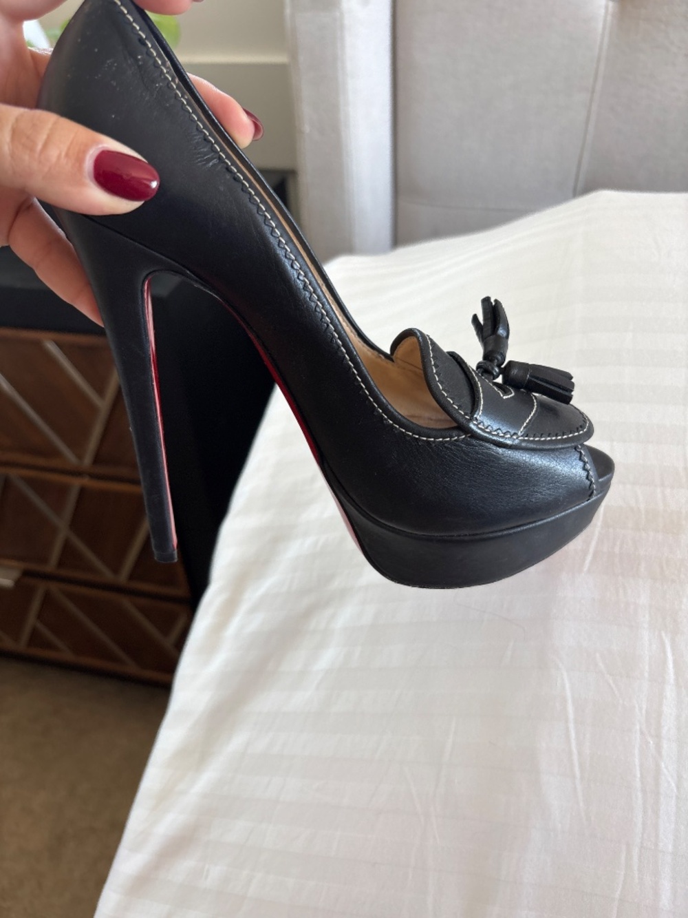 Shoes - Picture 2 of 3